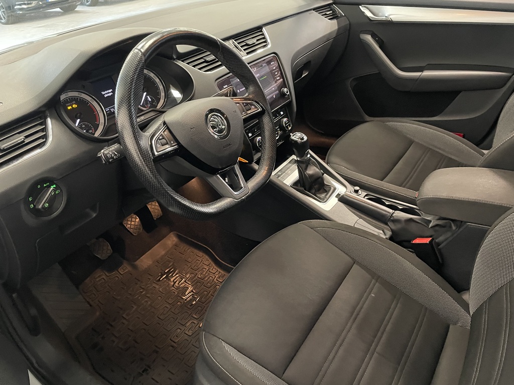Skoda Octavia Combi RXG563