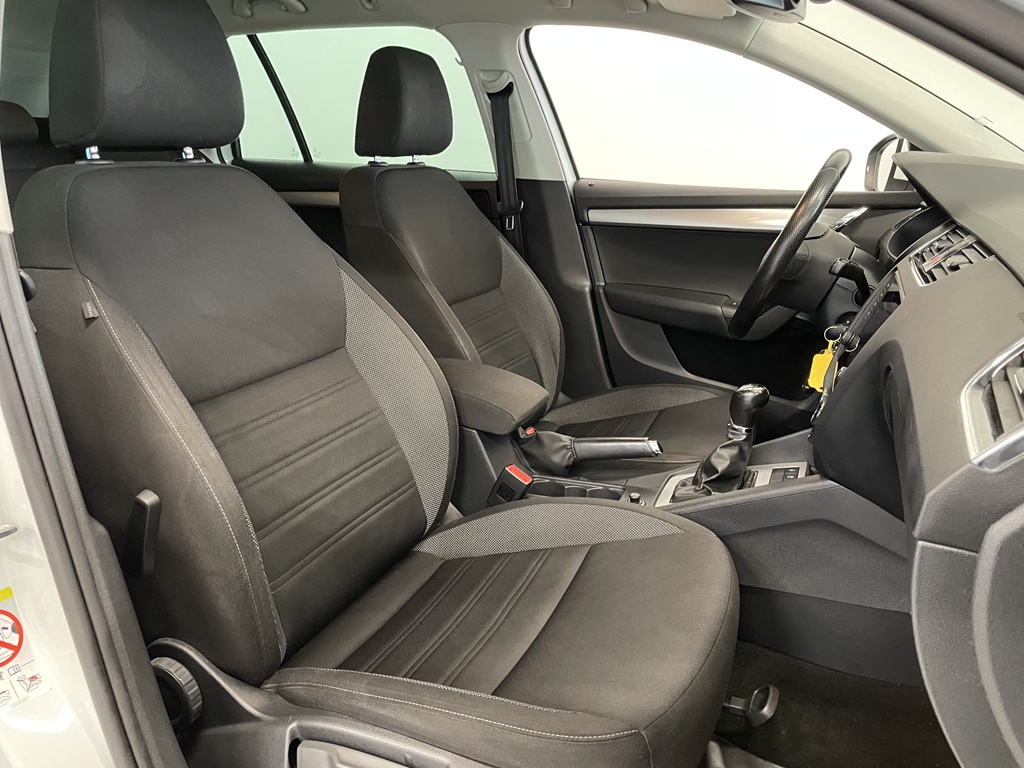 Skoda Octavia Combi RXG563