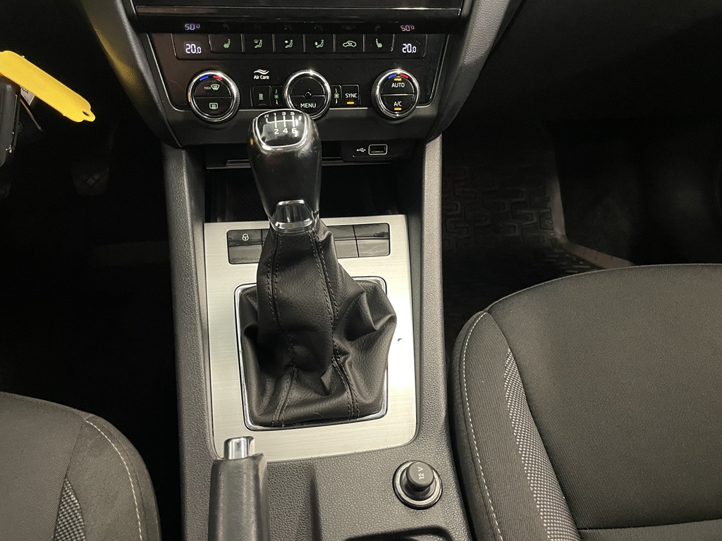 Skoda Octavia Combi RXG563