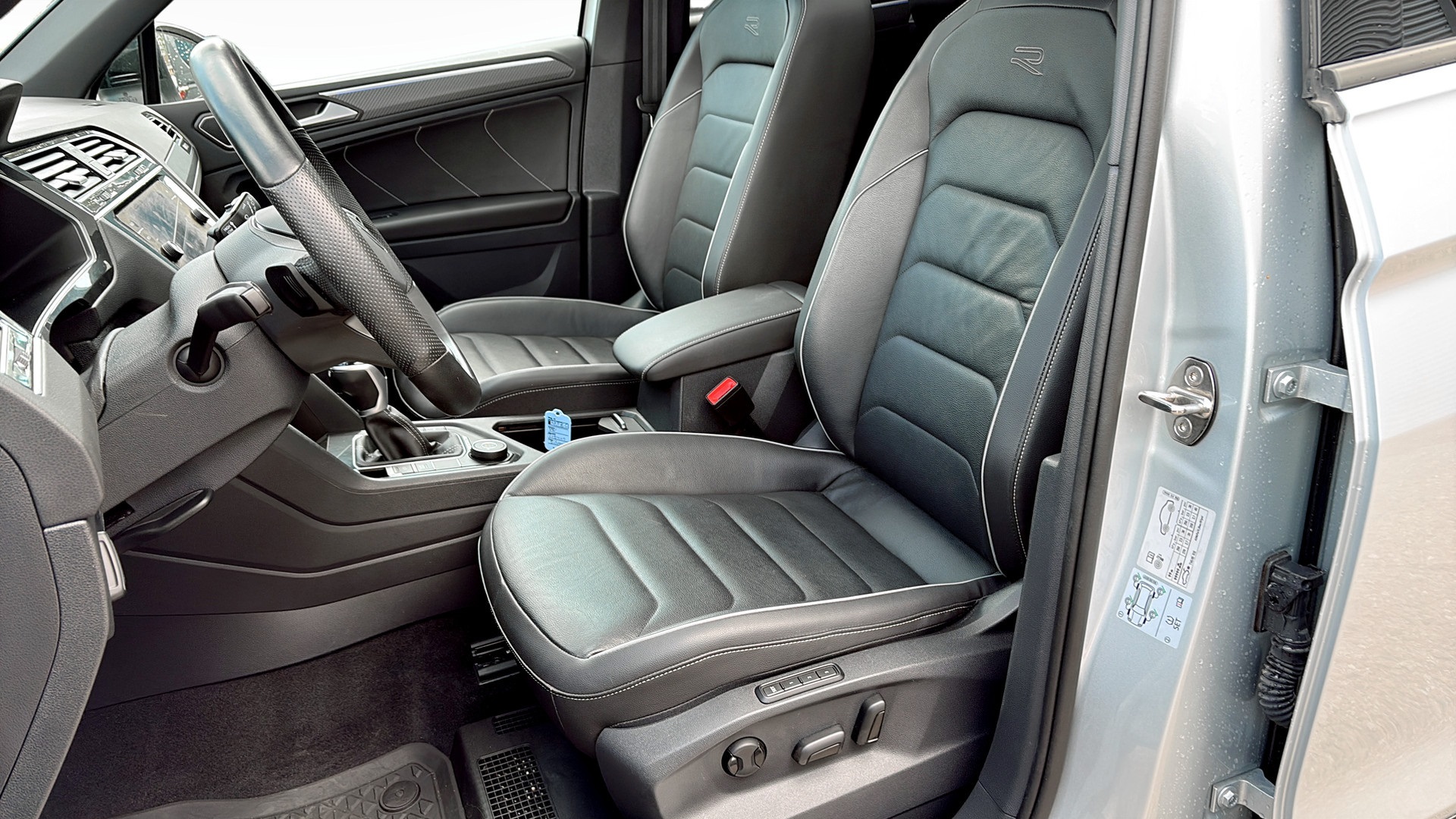Volkswagen Tiguan RXP76G