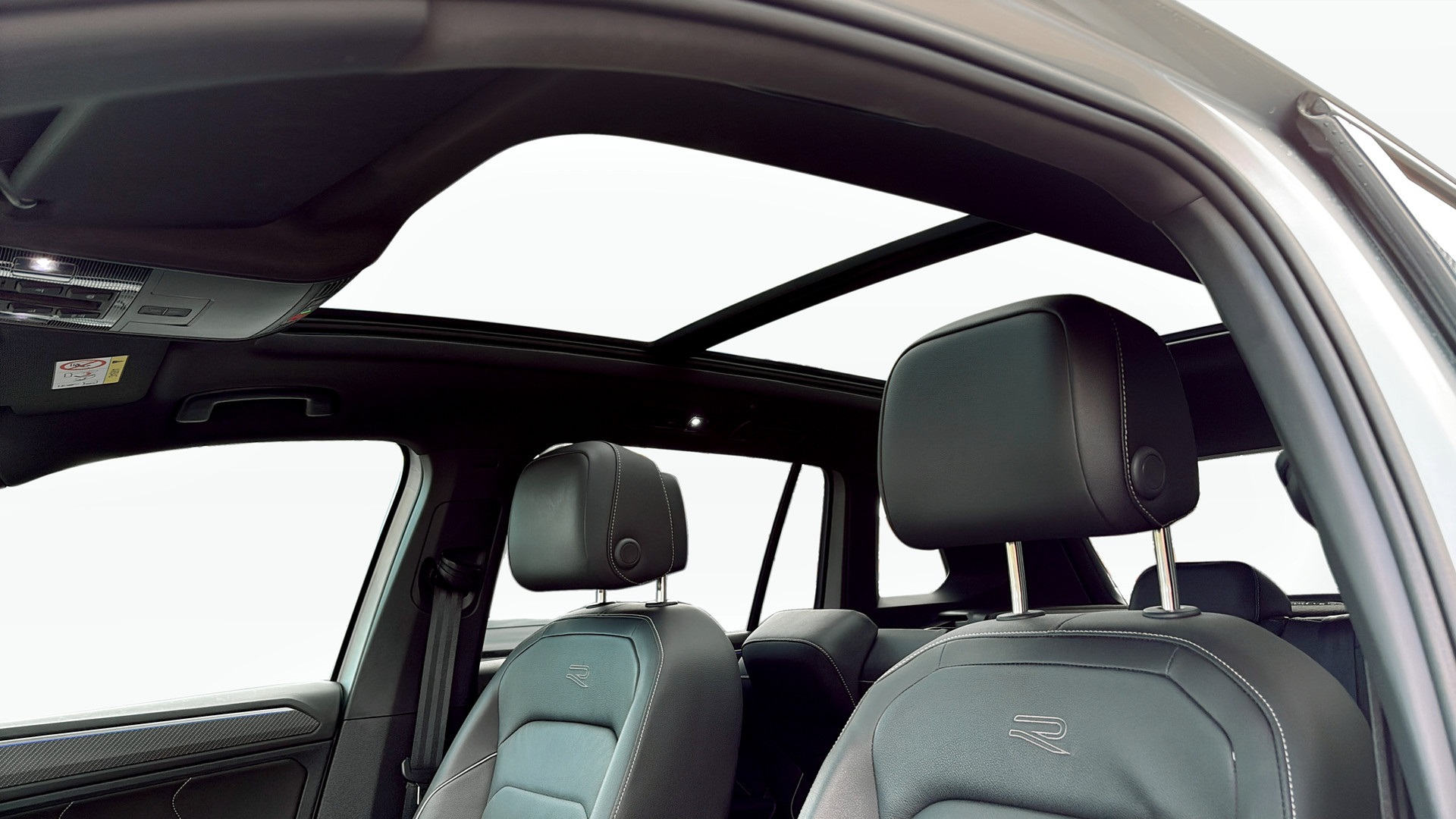 Volkswagen Tiguan RXP76G