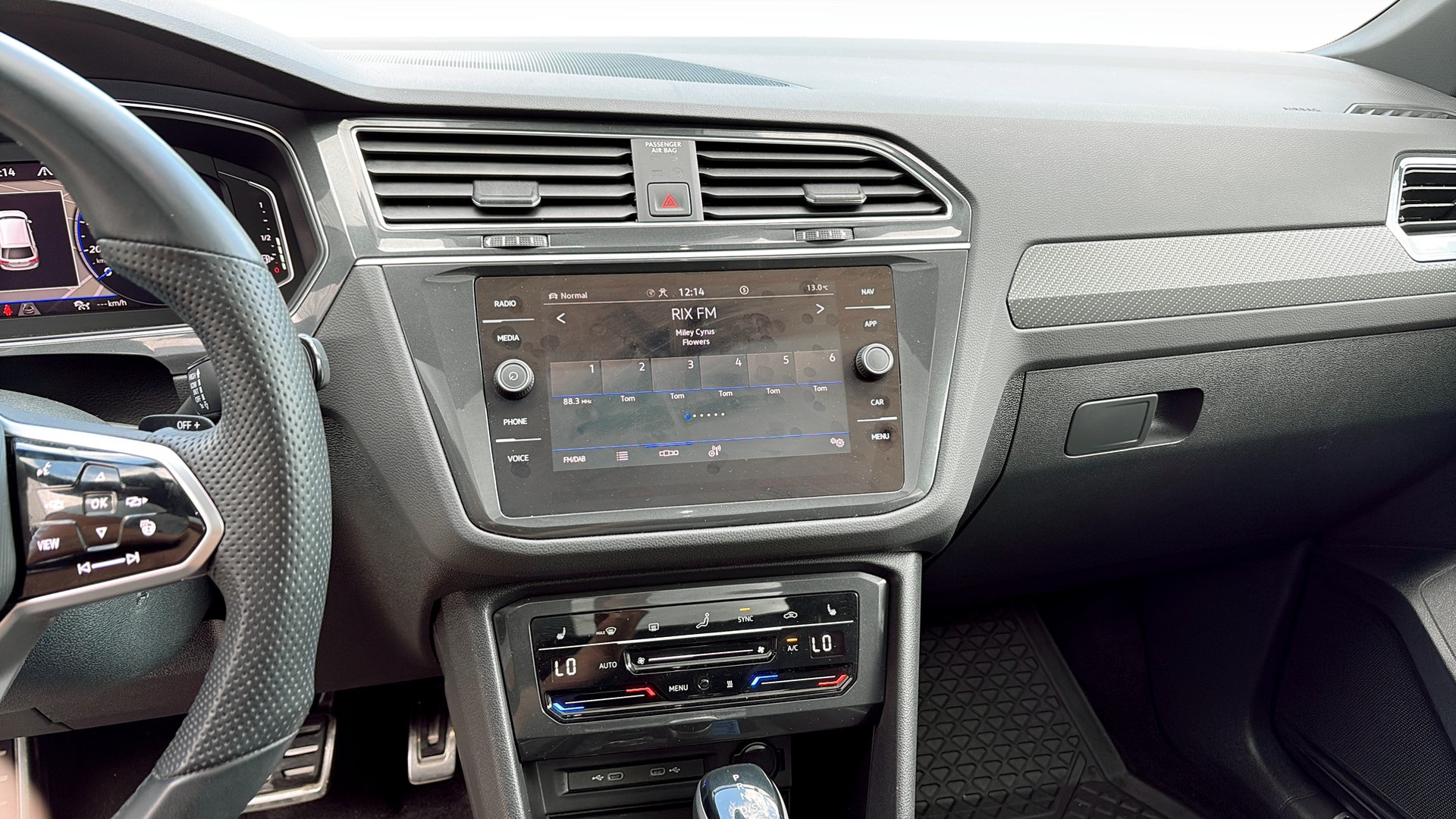 Volkswagen Tiguan RXP76G