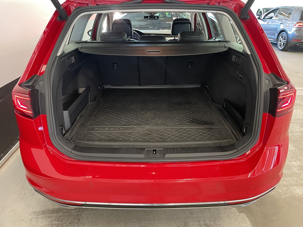Volkswagen Passat RYG44C