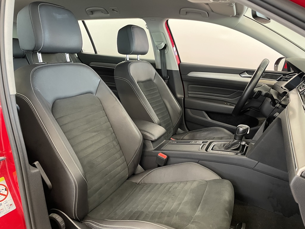 Volkswagen Passat RYG44C