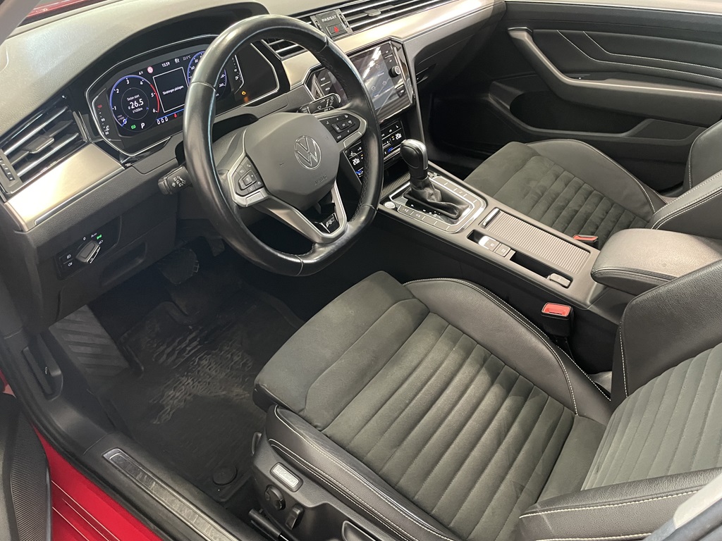 Volkswagen Passat RYG44C