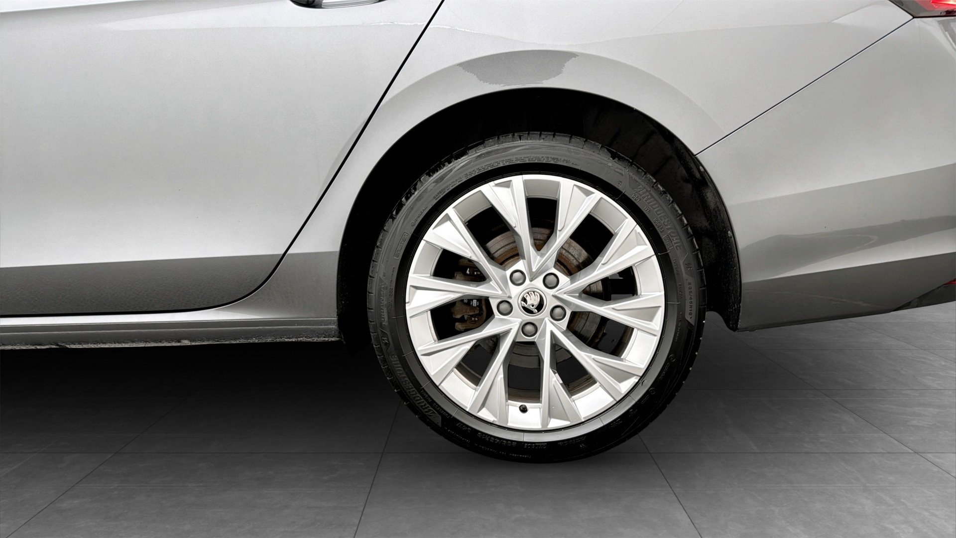 Skoda Superb Combi RYJ40W