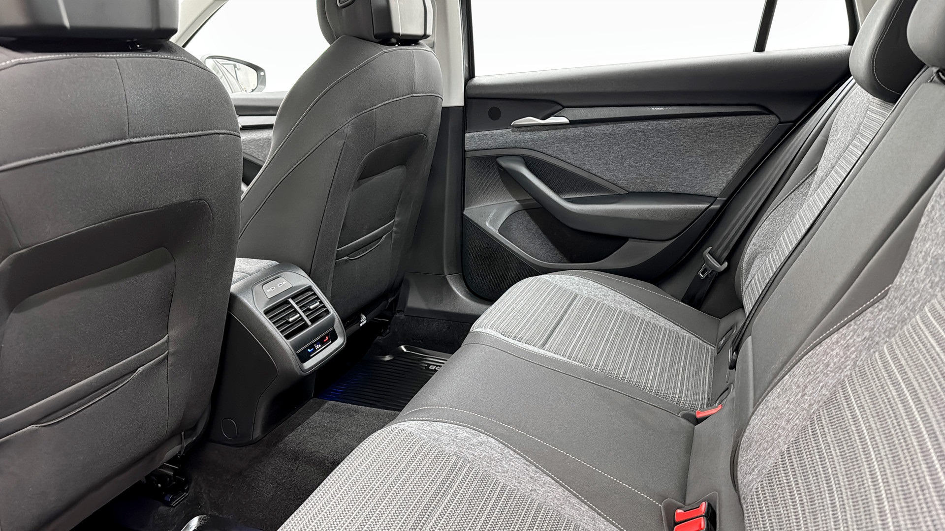 Skoda Superb Combi RYJ40W