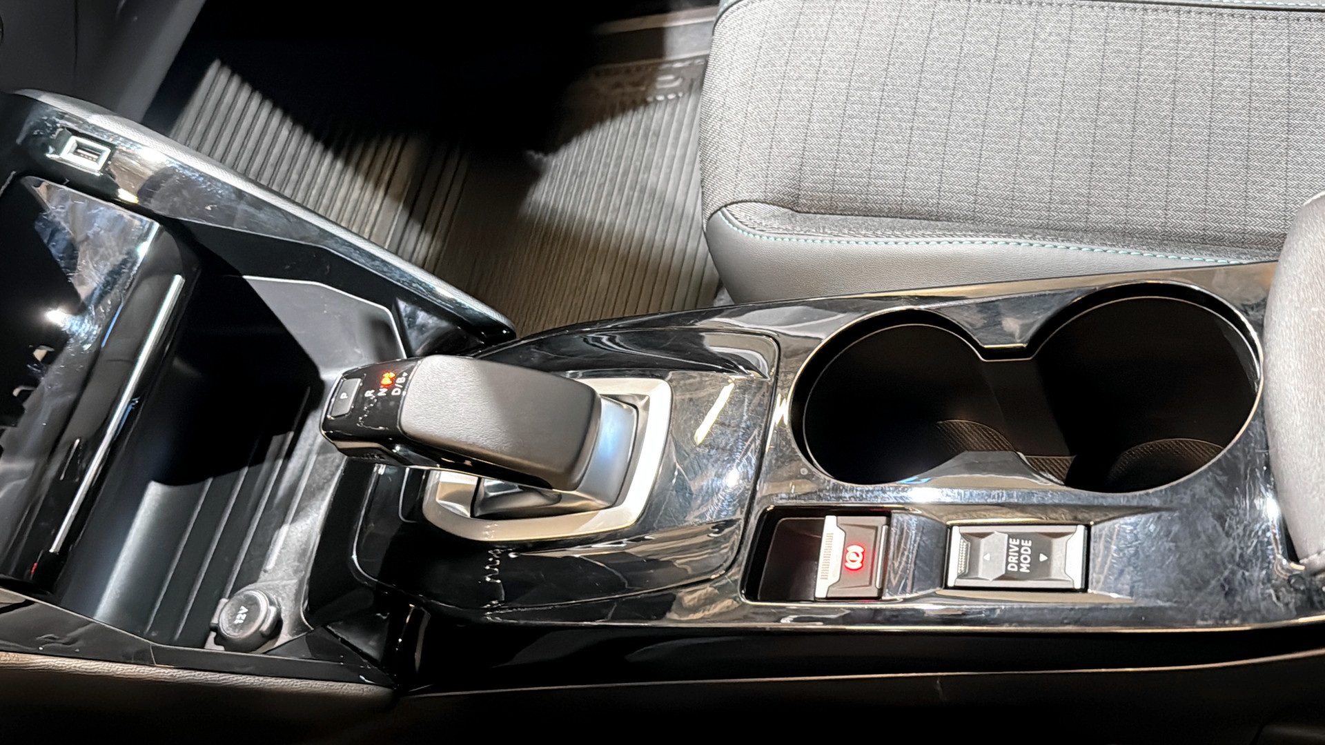 Peugeot e-208 RYP54N