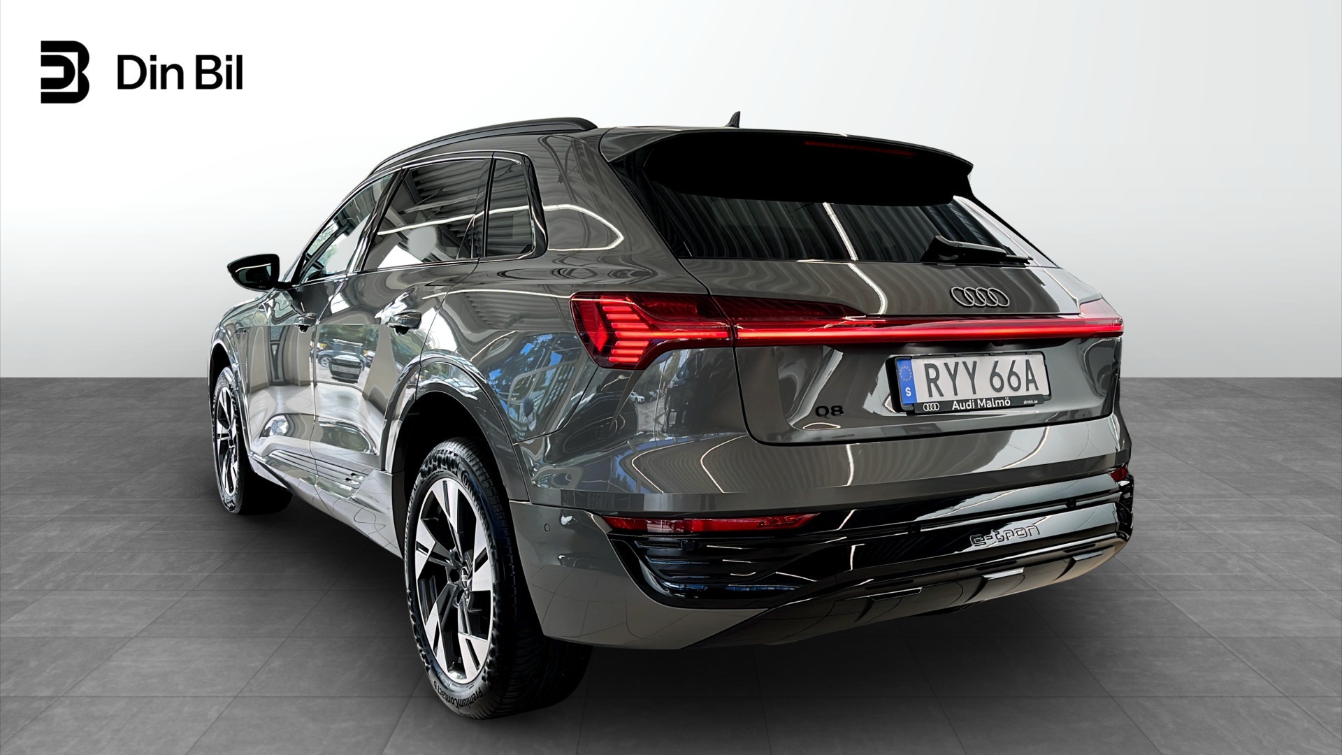 Audi Q8 e-tron RYY66A