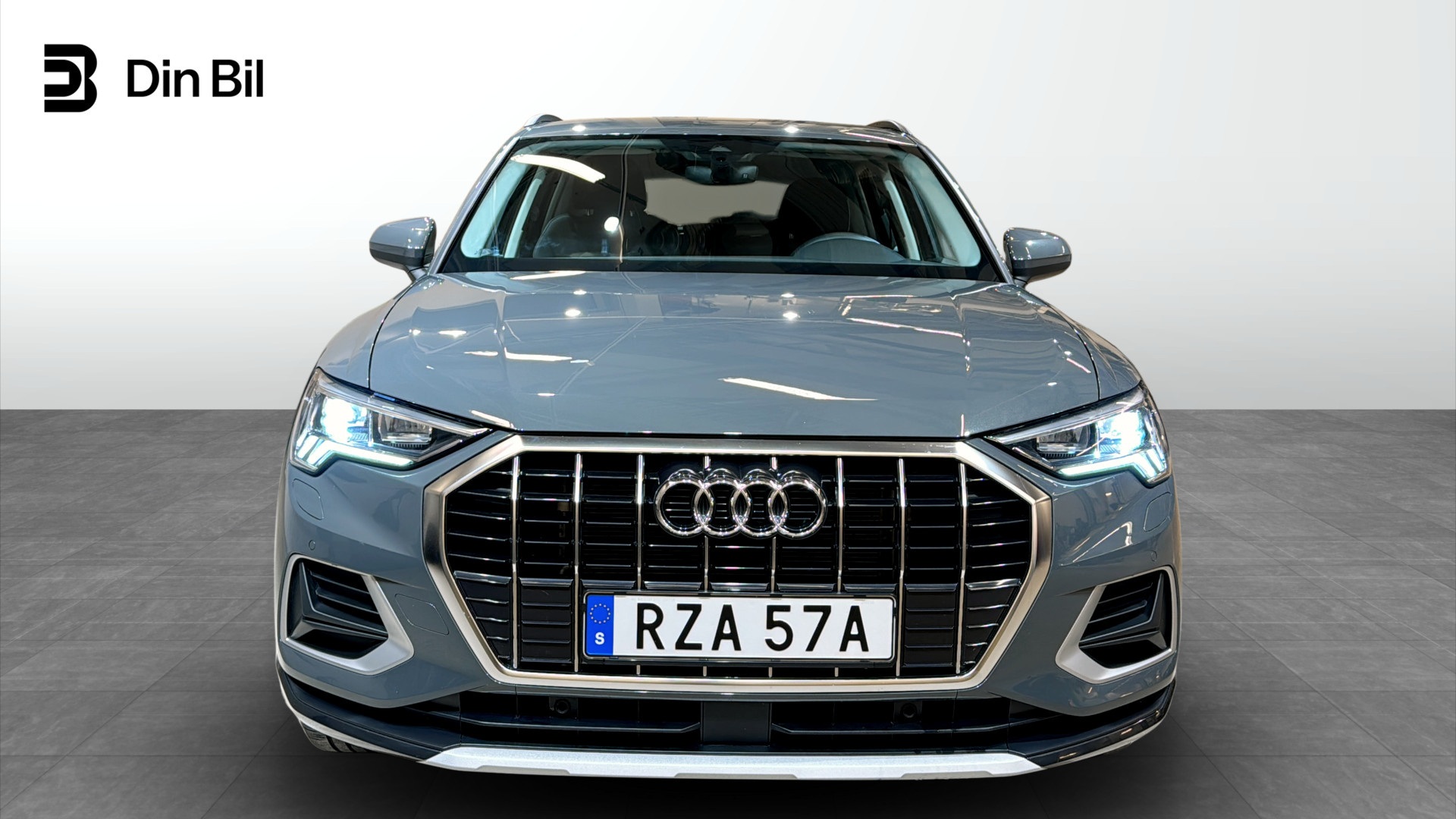 Audi Q3 RZA57A
