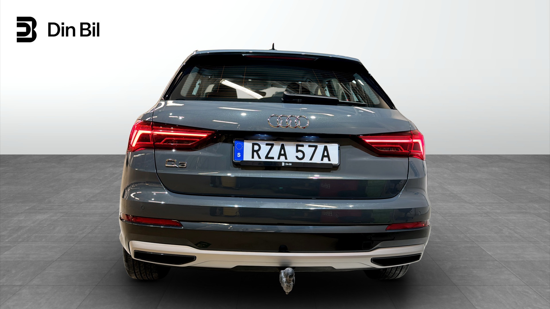Audi Q3 RZA57A
