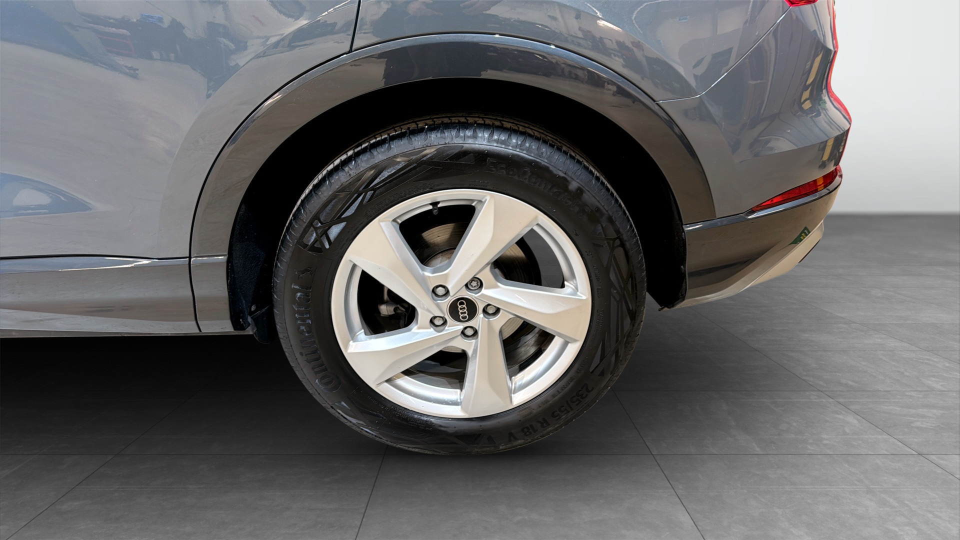 Audi Q3 RZA57A