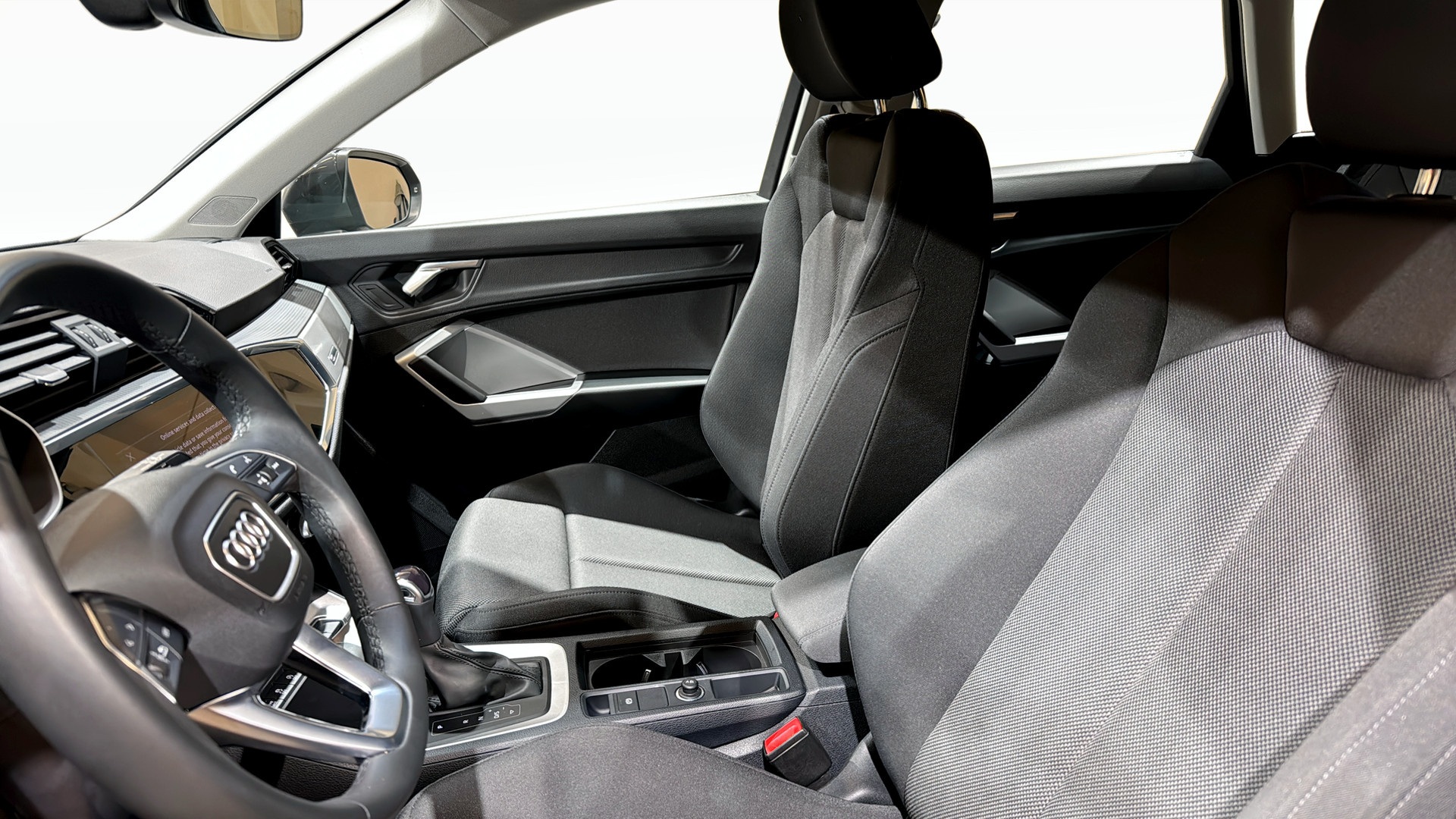 Audi Q3 RZA57A