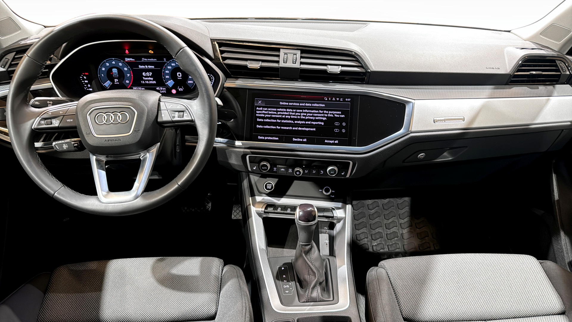 Audi Q3 RZA57A