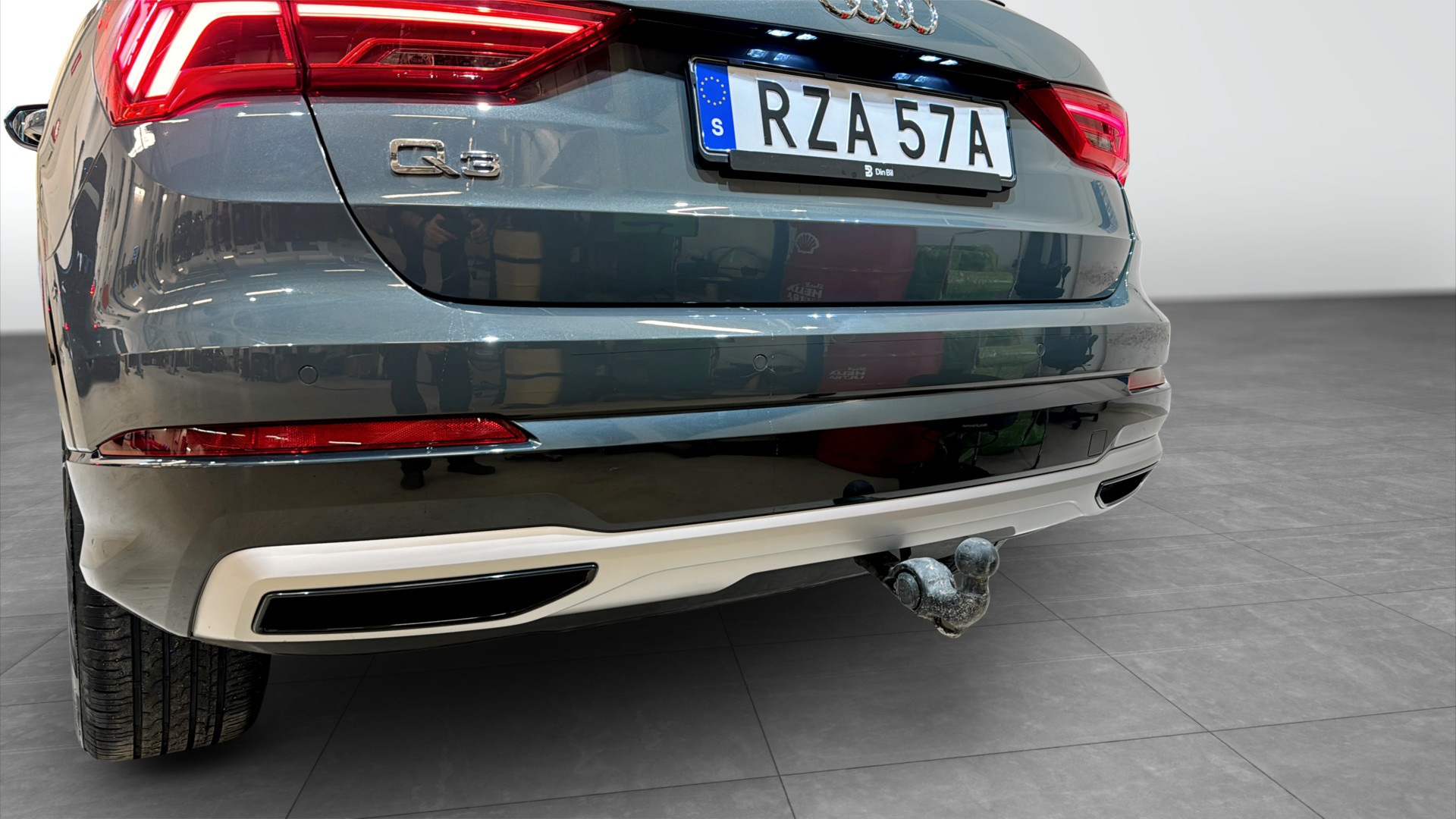Audi Q3 RZA57A