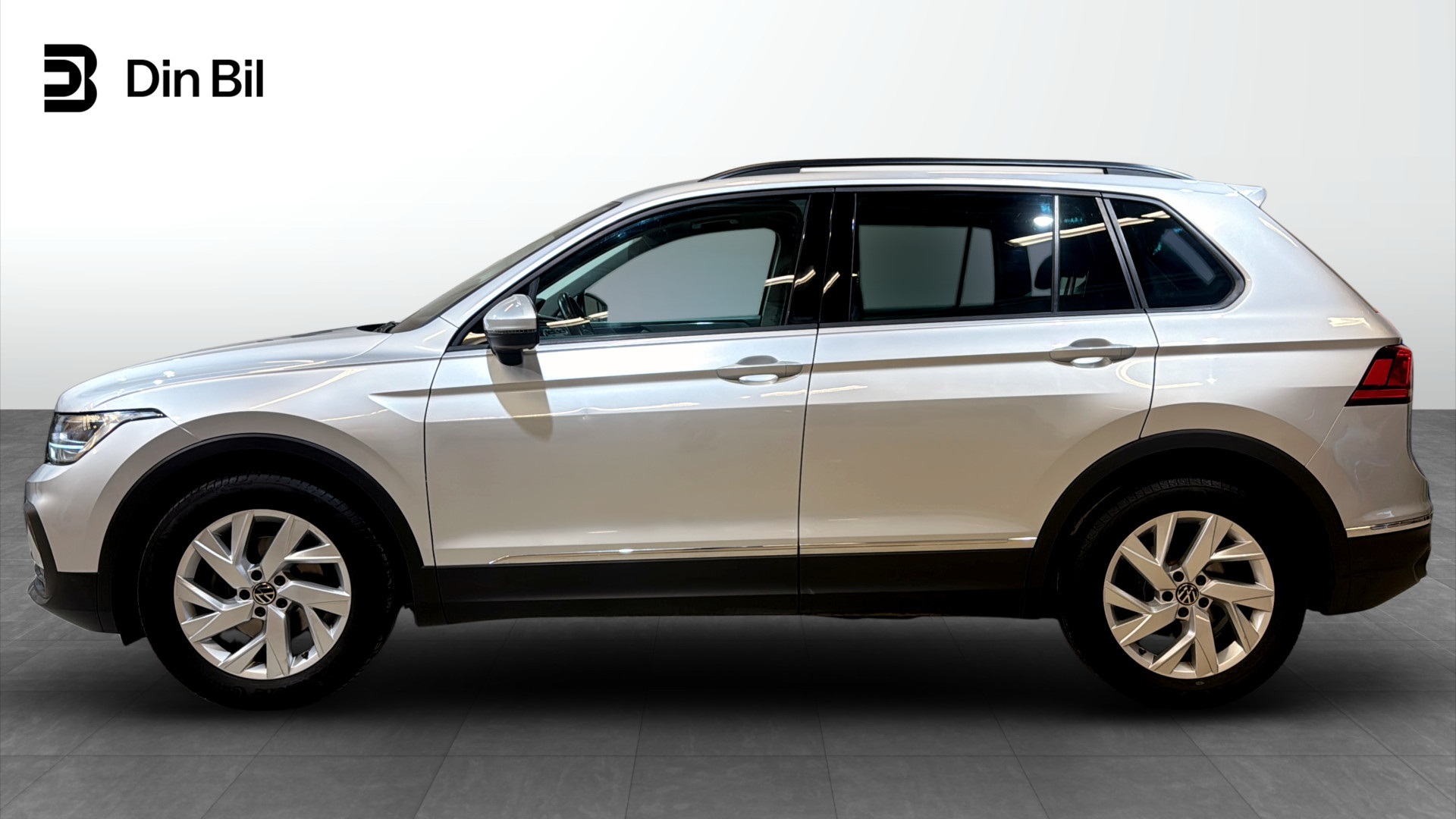 Volkswagen Tiguan RZC15W