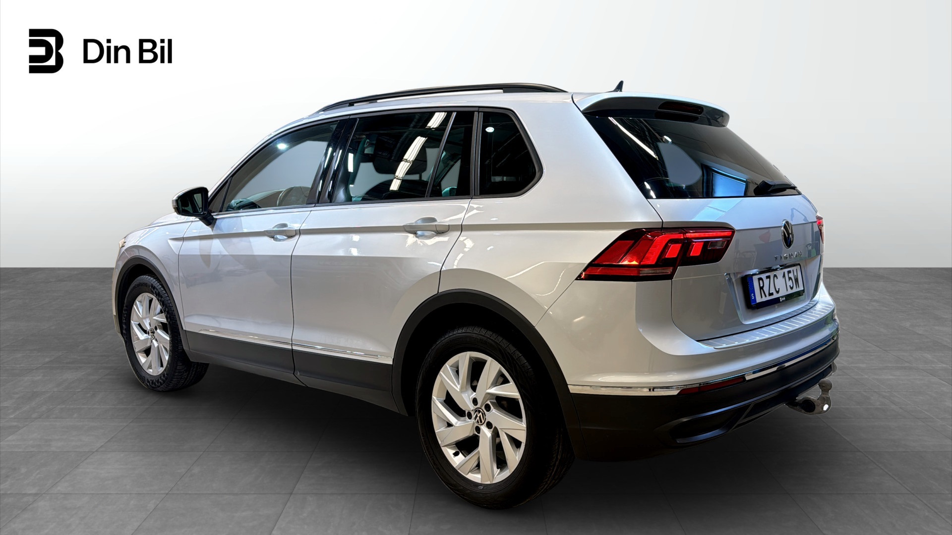 Volkswagen Tiguan RZC15W