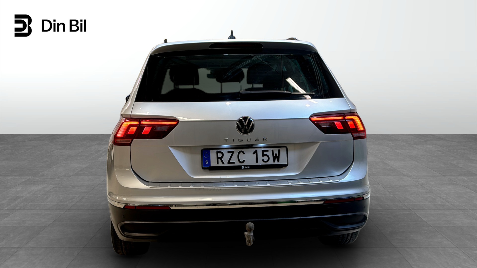 Volkswagen Tiguan RZC15W