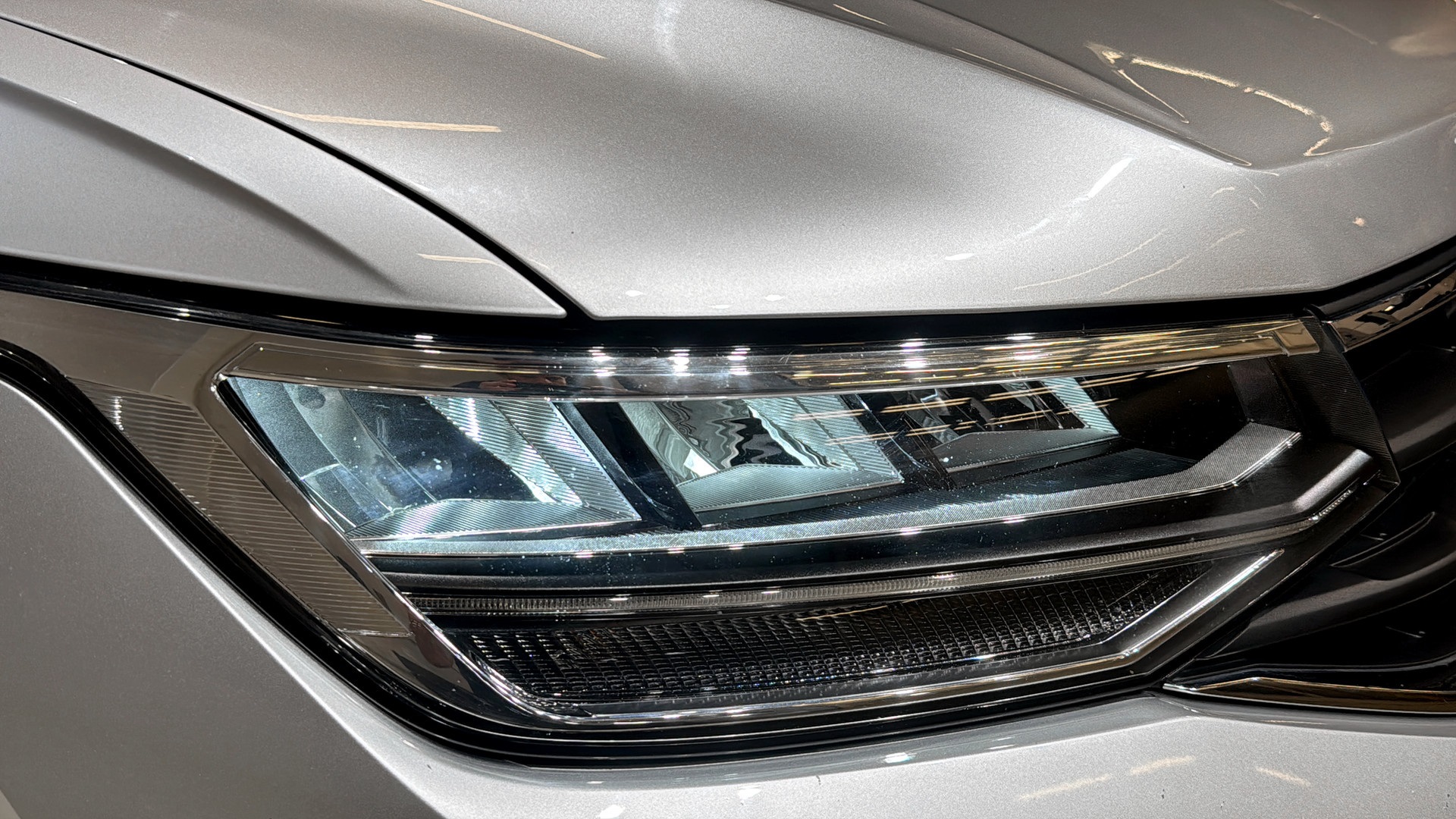 Volkswagen Tiguan RZC15W
