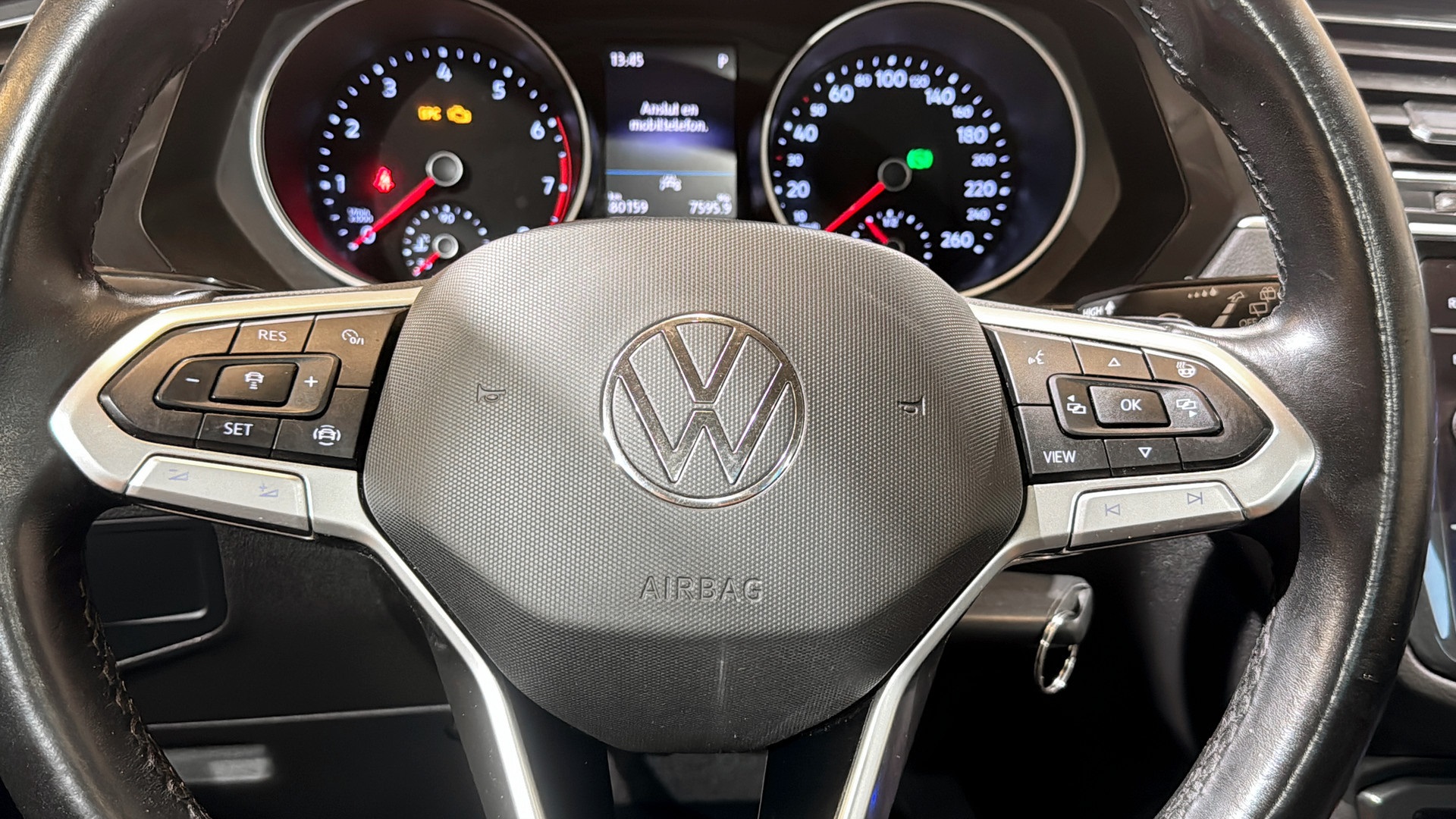 Volkswagen Tiguan RZC15W