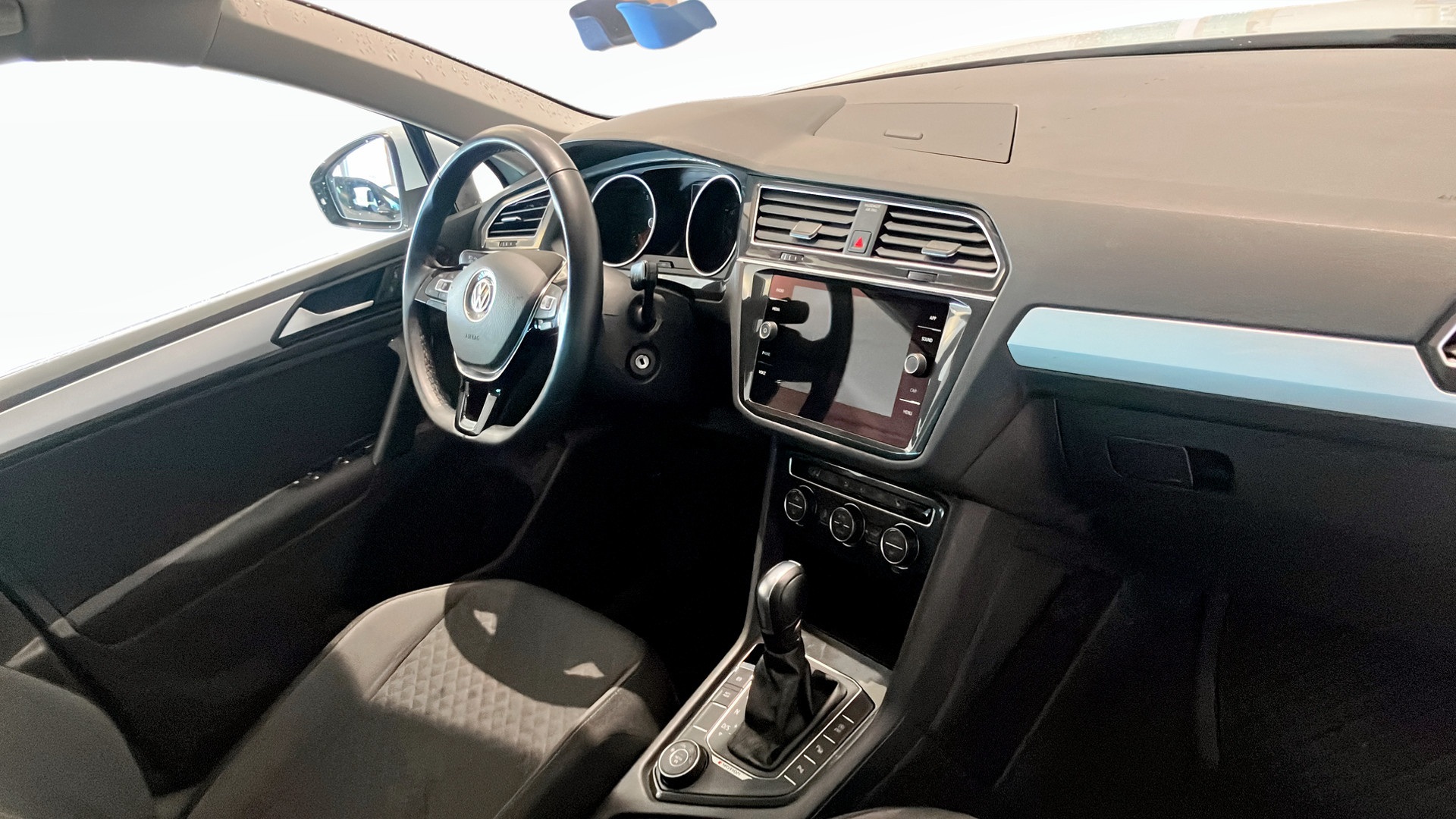 Volkswagen Tiguan RZN15E