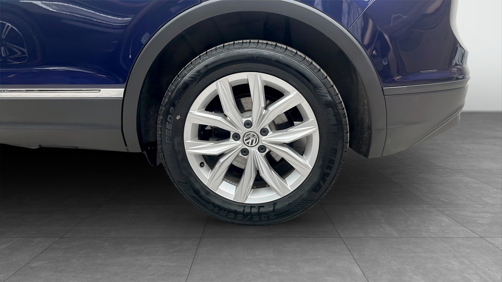 Volkswagen Tiguan RZN681