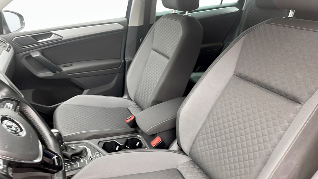 Volkswagen Tiguan RZN681
