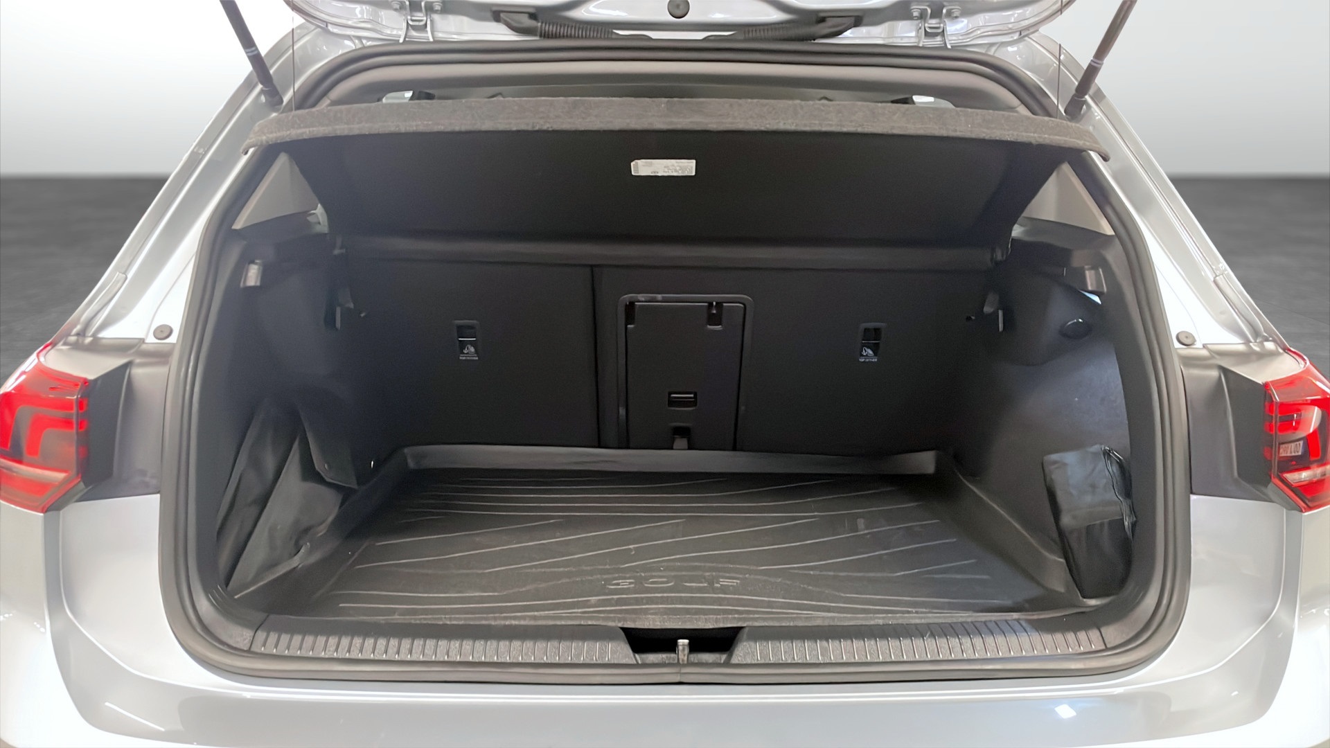Volkswagen Golf SAG87F