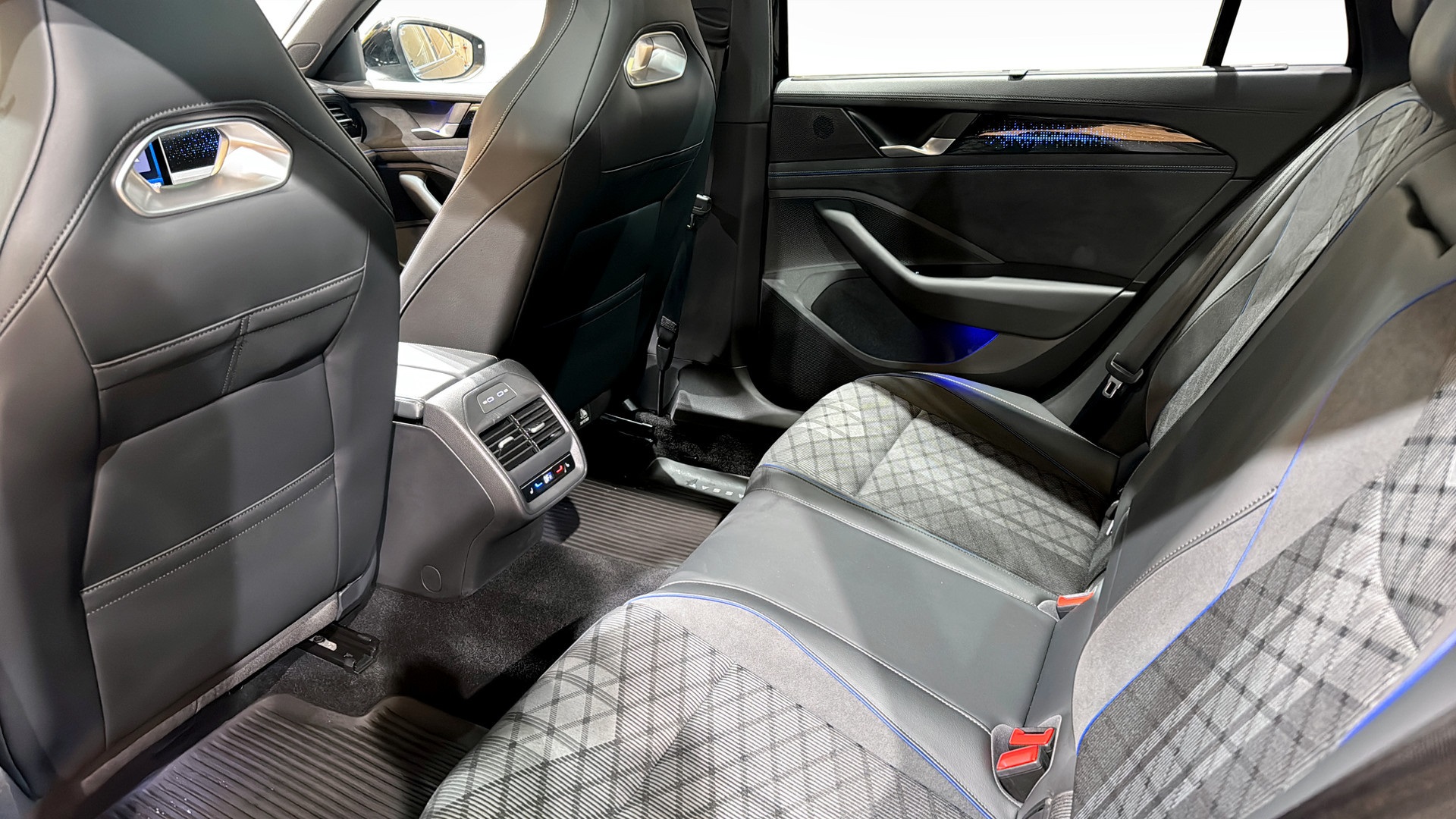 Volkswagen Passat Sportscombi SAK42F