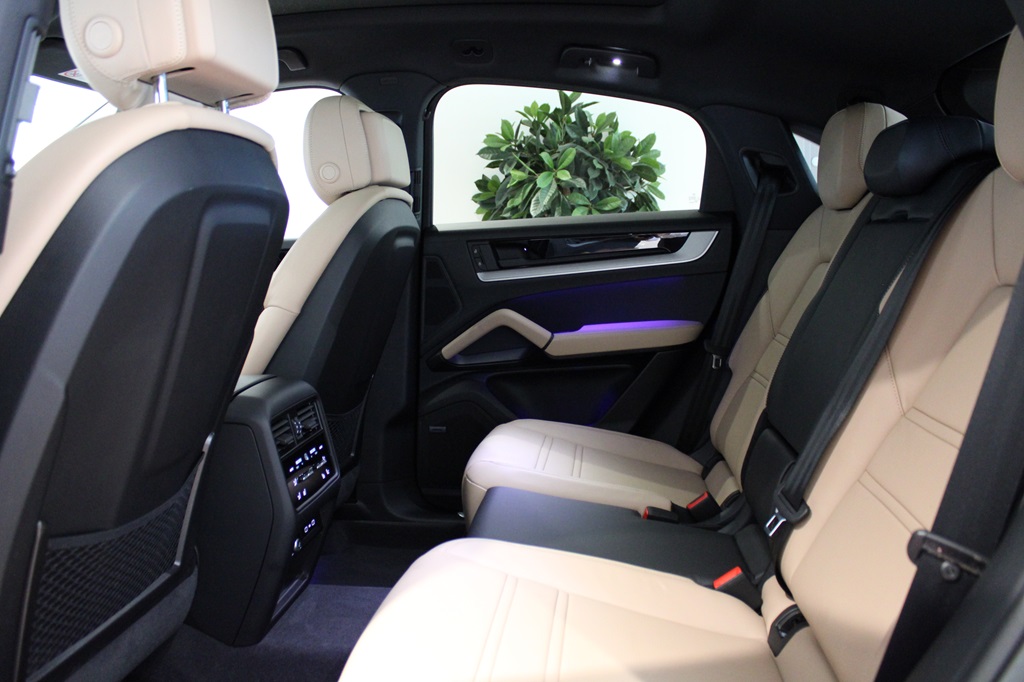 Porsche Cayenne SAR07A