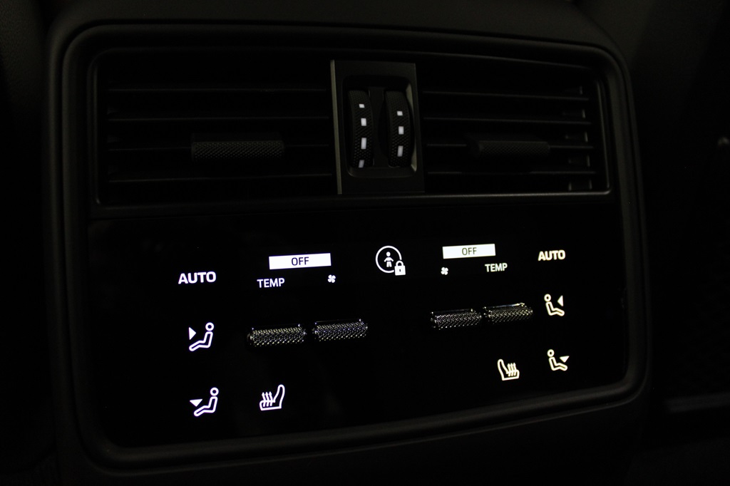 Porsche Cayenne SAR07A