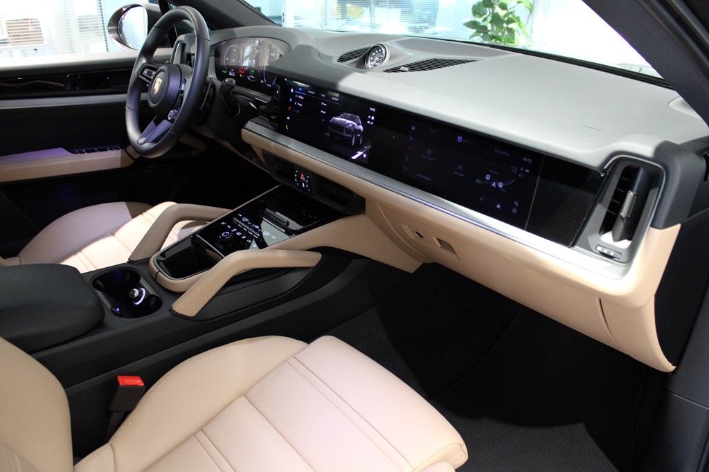 Porsche Cayenne SAR07A