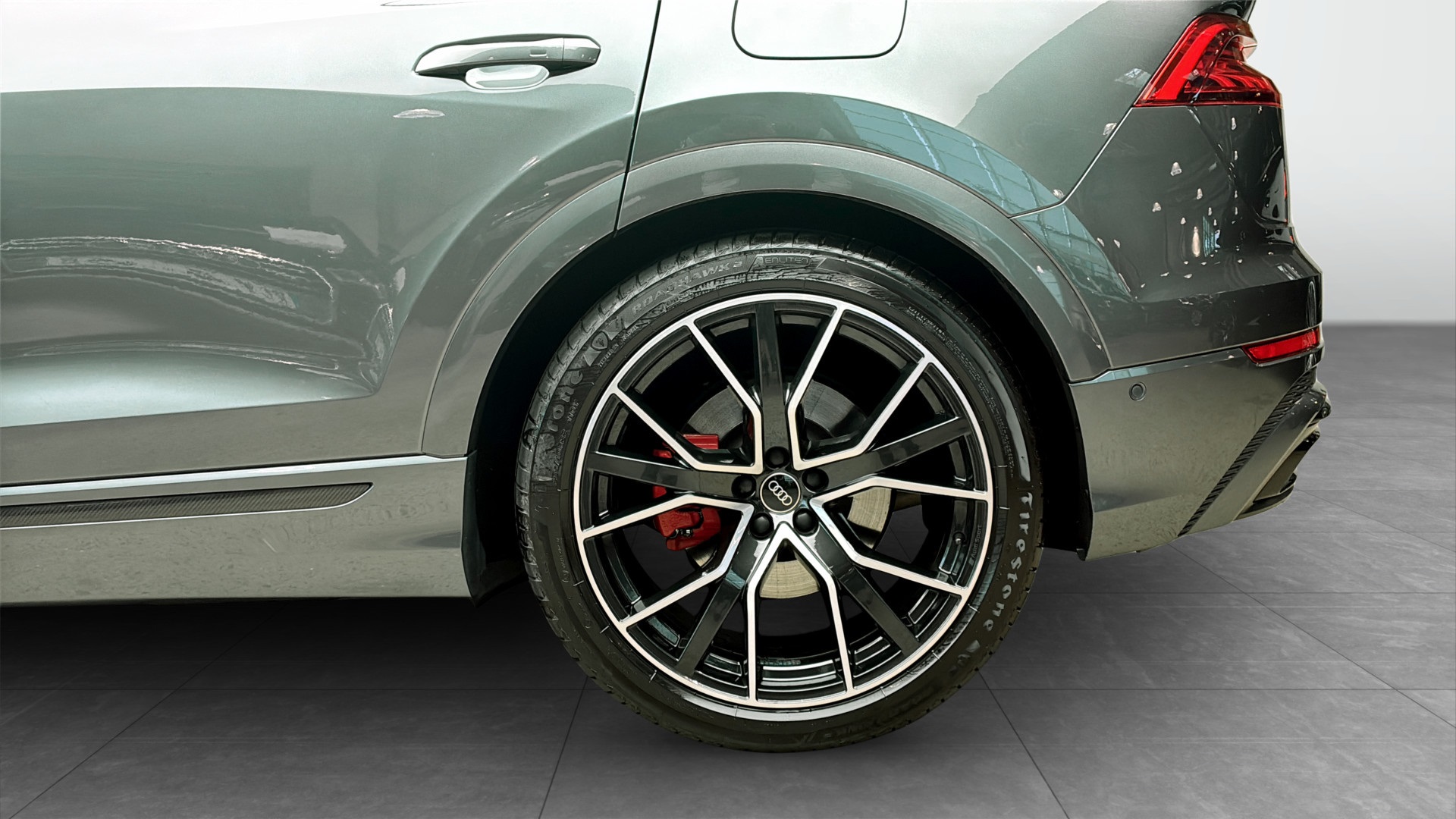 Audi Q8 SCK94N