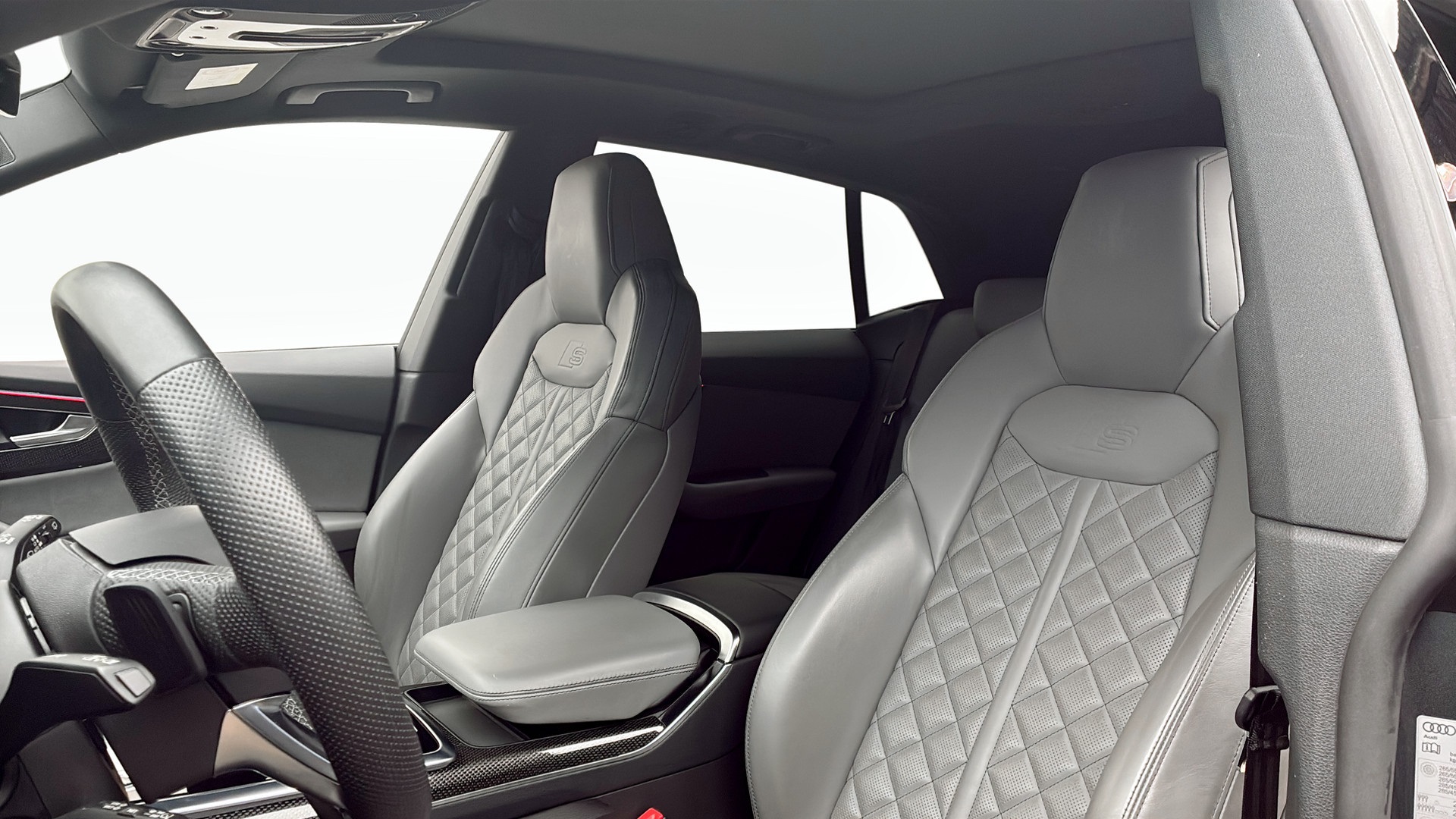 Audi Q8 SCK94N