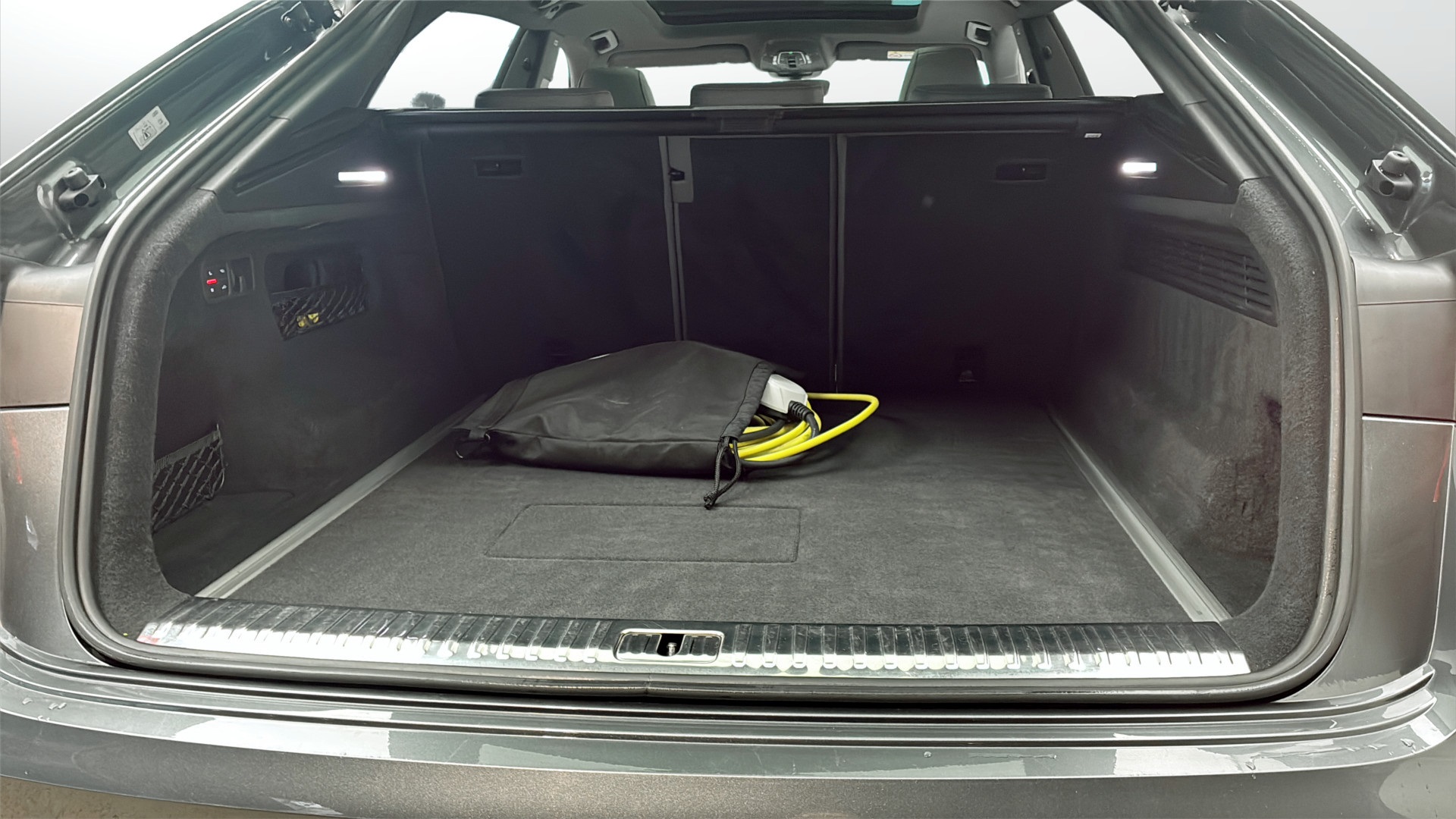 Audi Q8 SCK94N