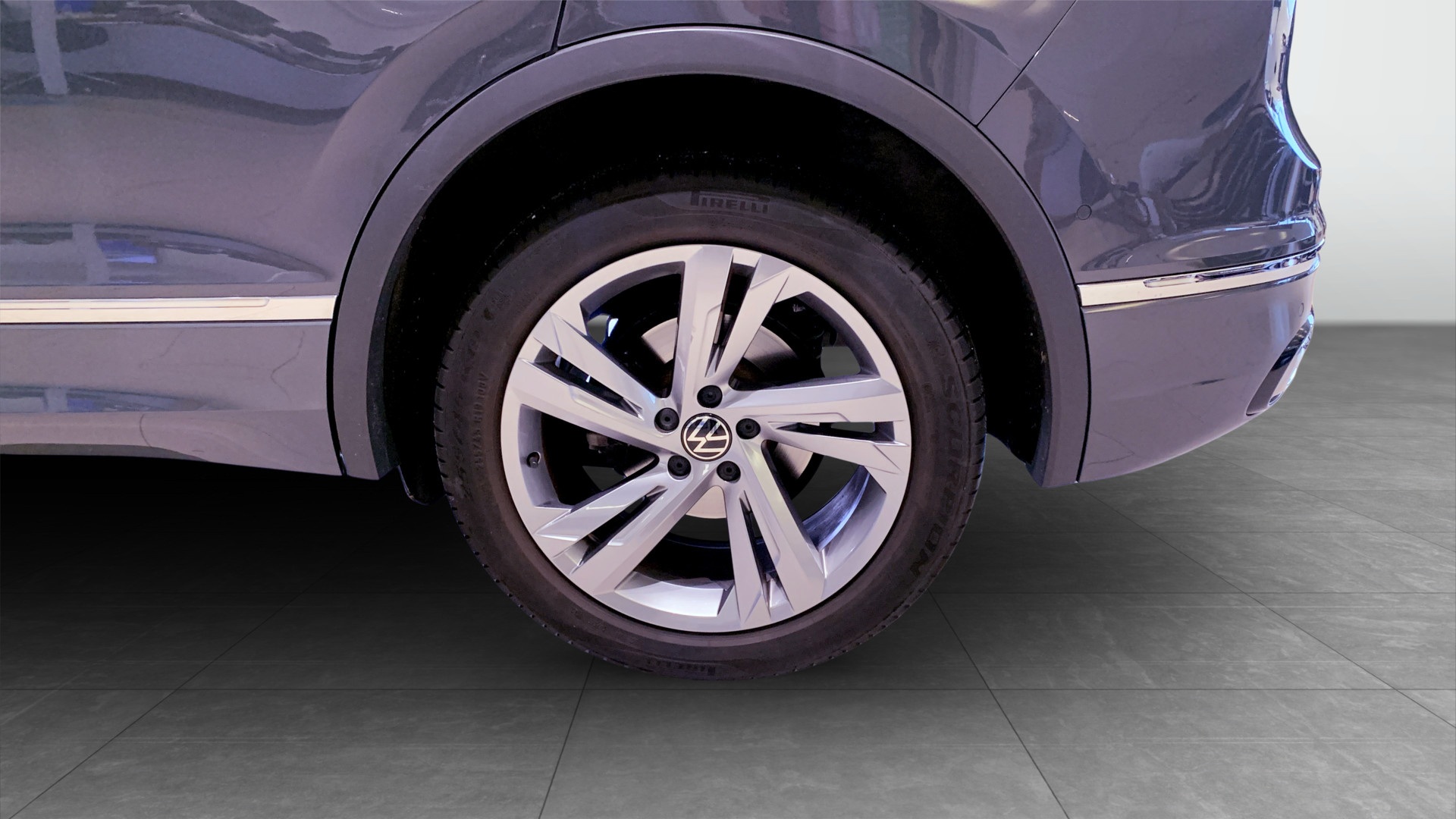 Volkswagen Tiguan SDF40W