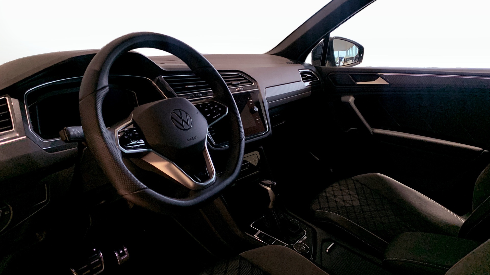 Volkswagen Tiguan SDF40W