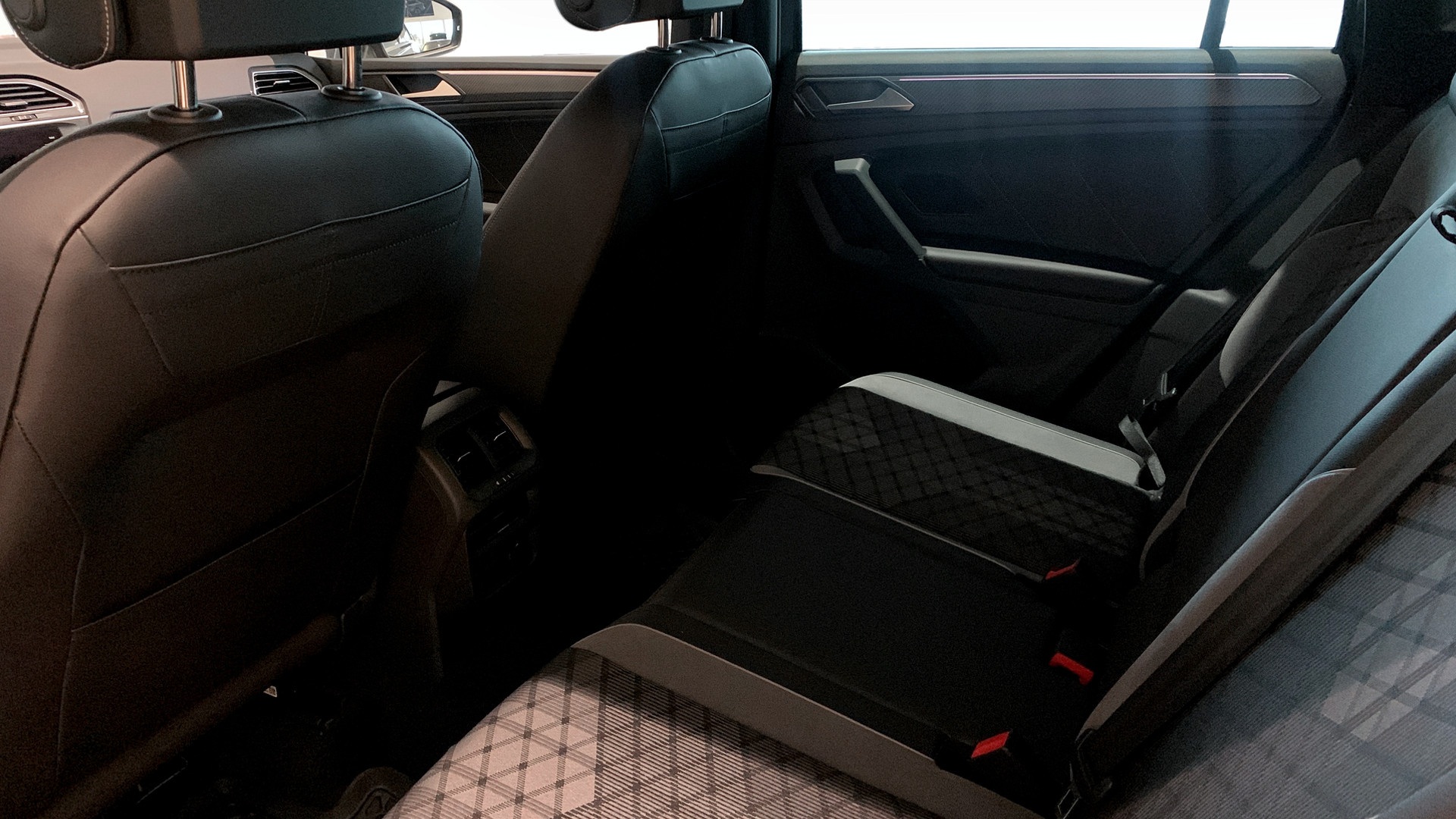 Volkswagen Tiguan SDF40W