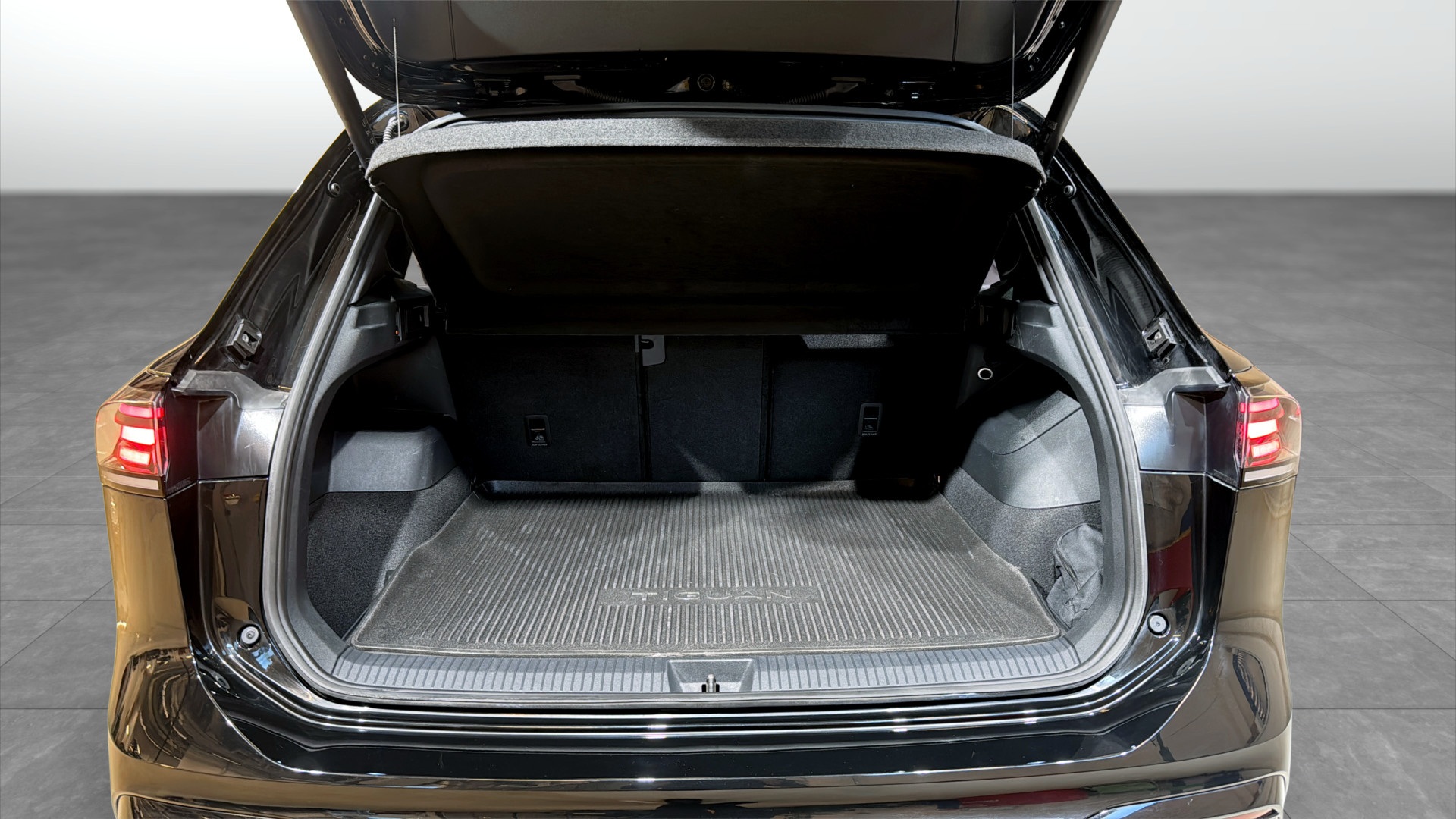 Volkswagen Tiguan SDJ14C