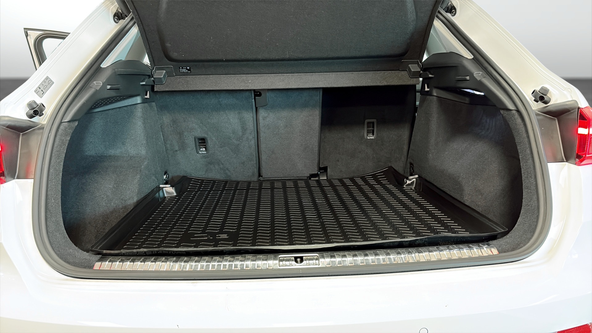 Audi Q3 SEH96R
