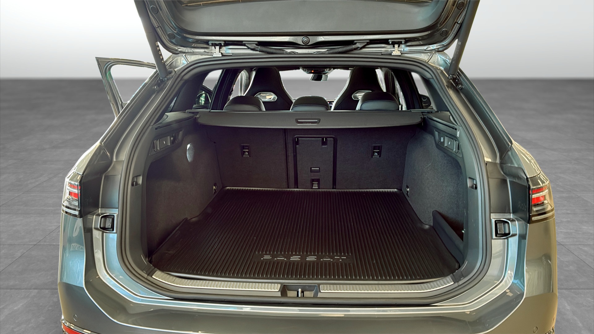 Volkswagen Passat SFE89F