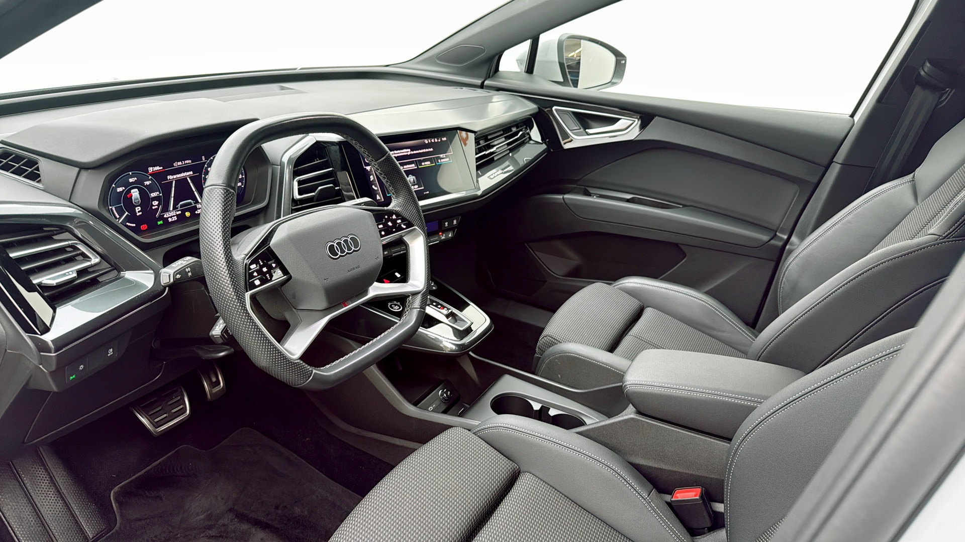Audi Q4 e-tron SFF03N