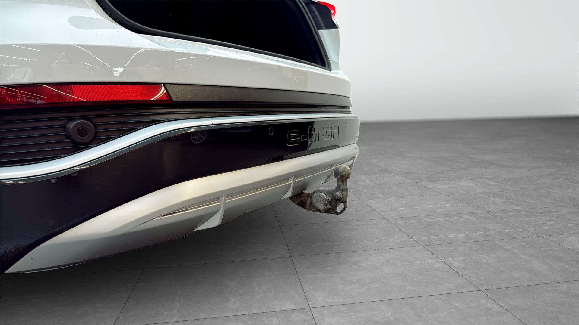 Audi Q4 e-tron SFF03N