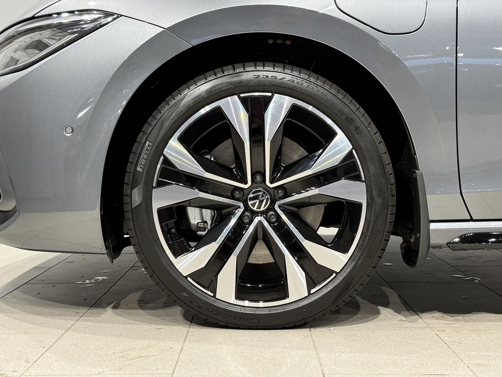 Volkswagen Passat SFH05W