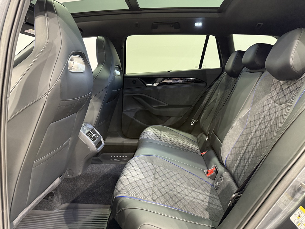 Volkswagen Passat SFH05W