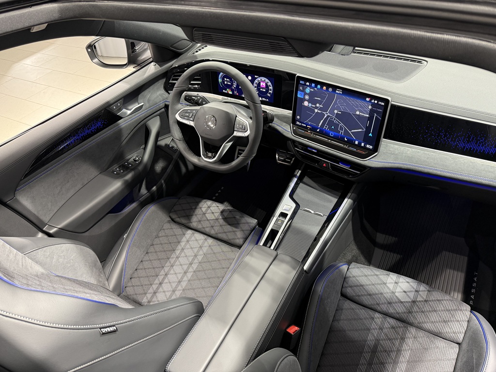 Volkswagen Passat SFH05W