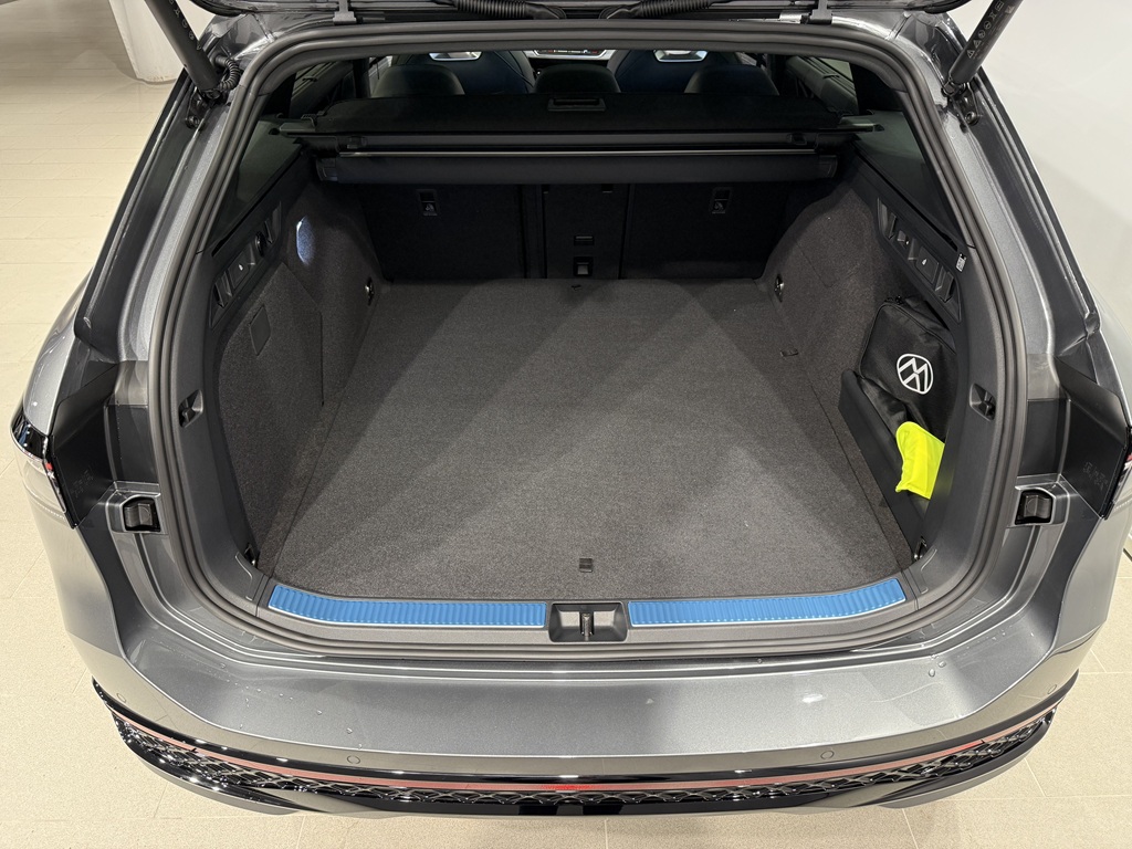 Volkswagen Passat SFH05W