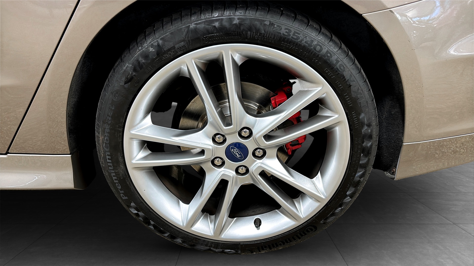 Ford Mondeo SFL26R