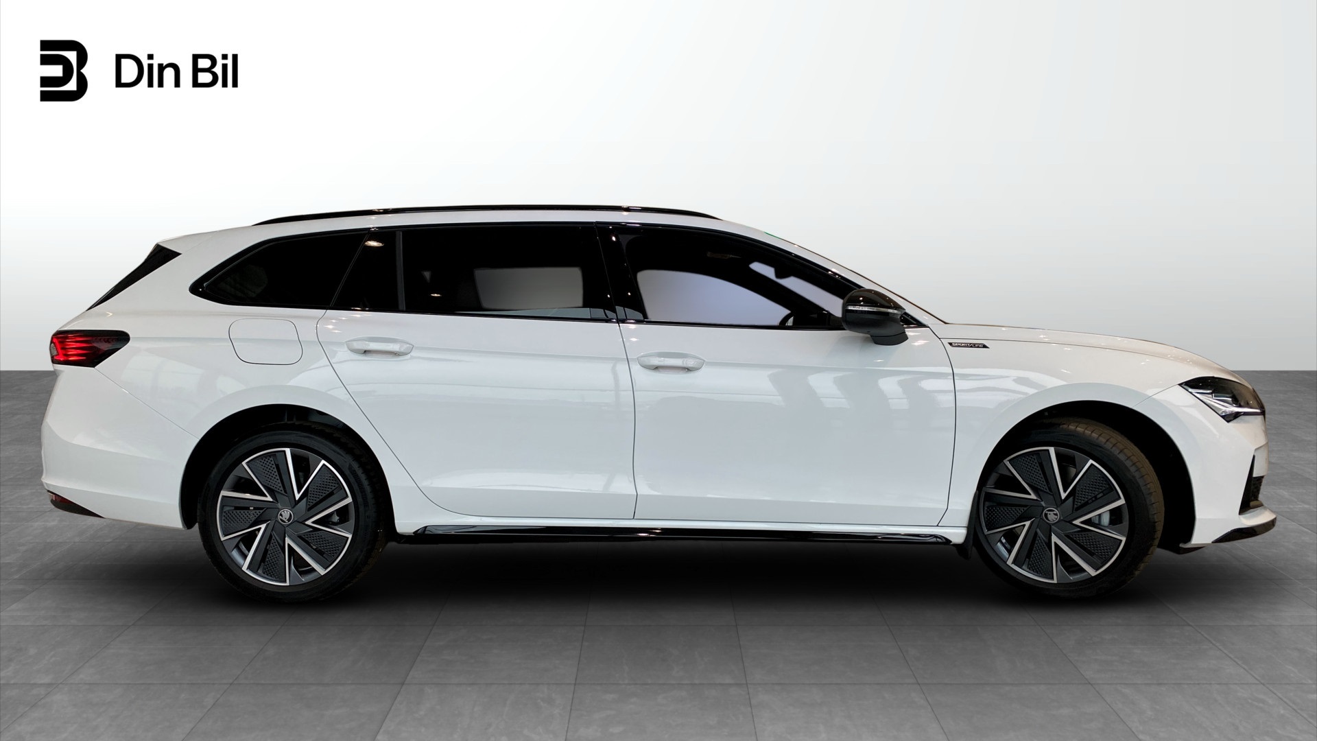 Skoda Superb SFY68B