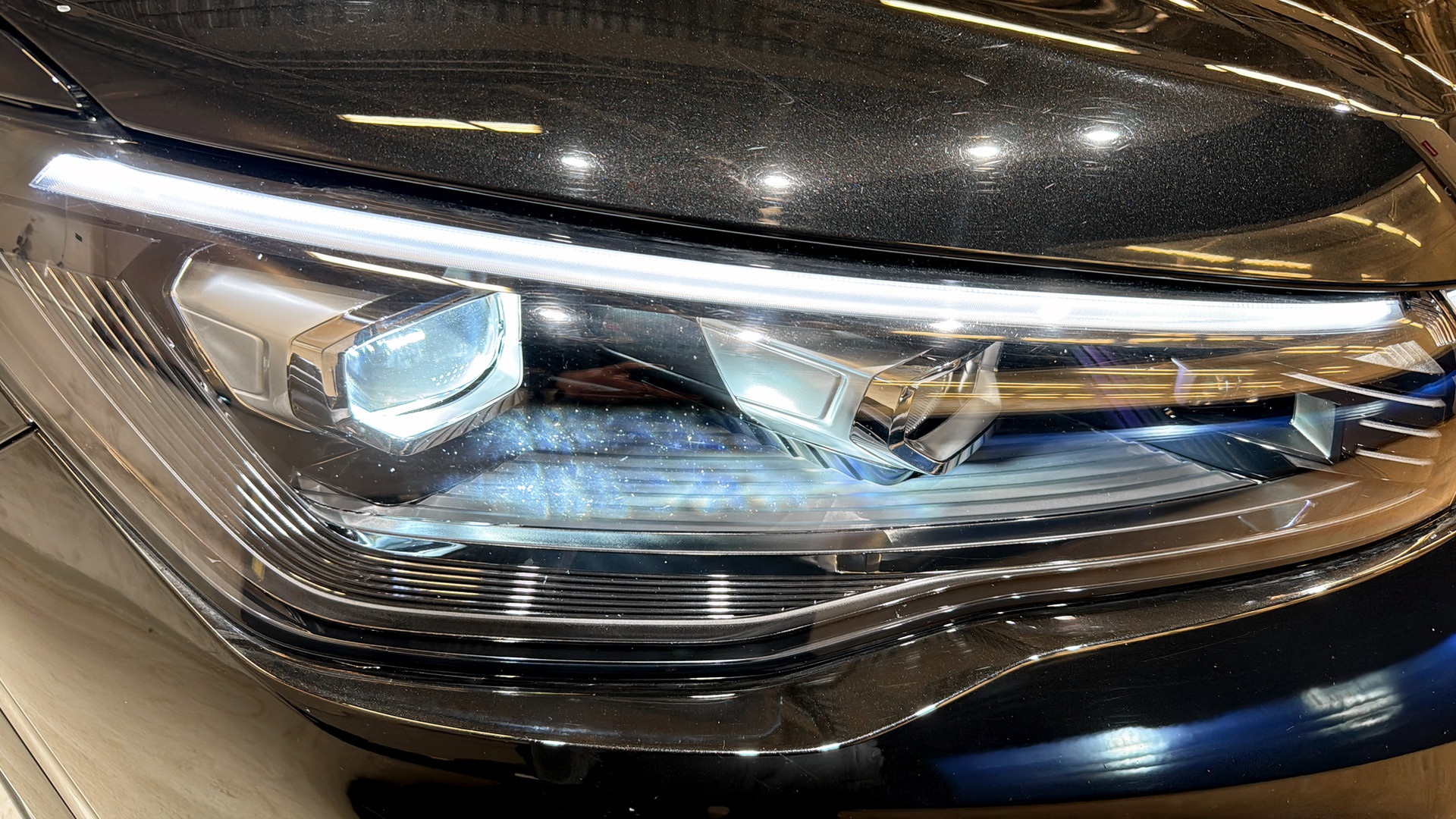 Volkswagen Tiguan SGF89H
